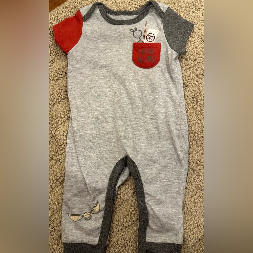 Warner Bros. Gray Harry Potter Baby Onesie